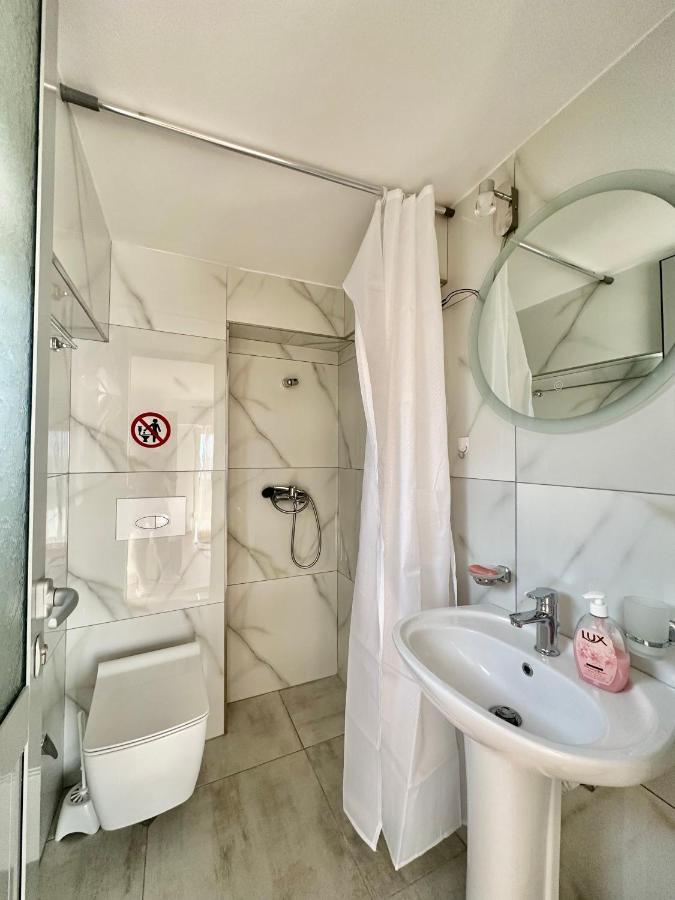 Shkreli Apartments Sarandë Esterno foto